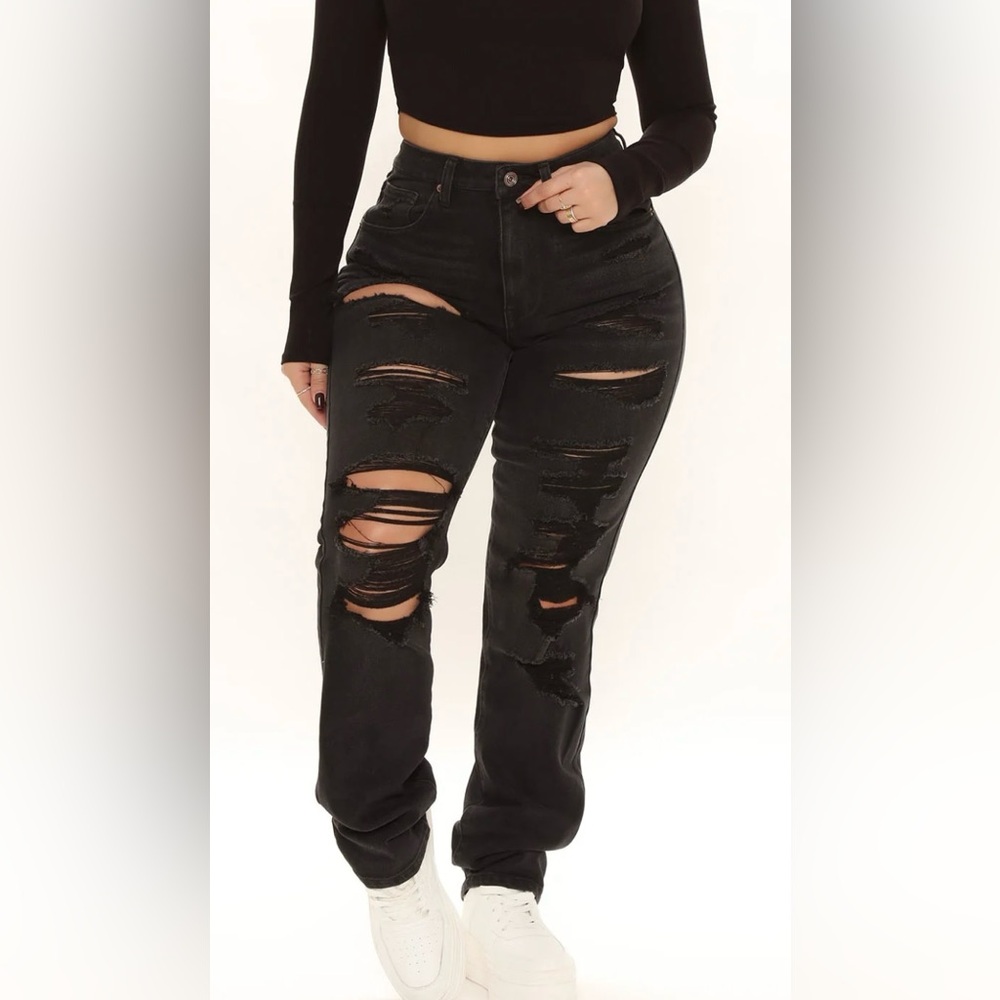Fashion Nova Favorite Getaway Destroyed Straight Leg
Jeans - Black